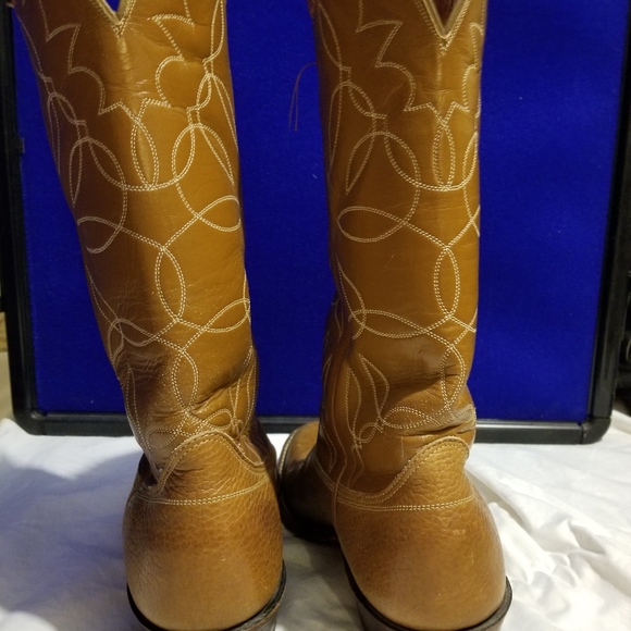 Boots - Picture 2 of 3